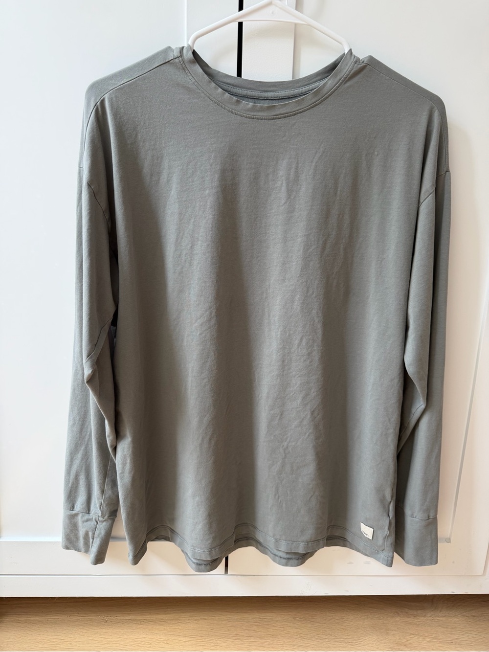 Women’s XS Vuori feather long sleeve tee